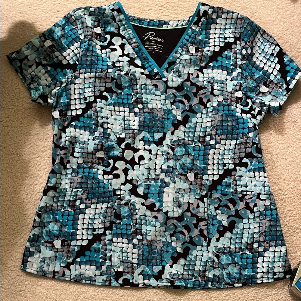 Premier Women's Teal and Black Mosaic Short Sleeve Top